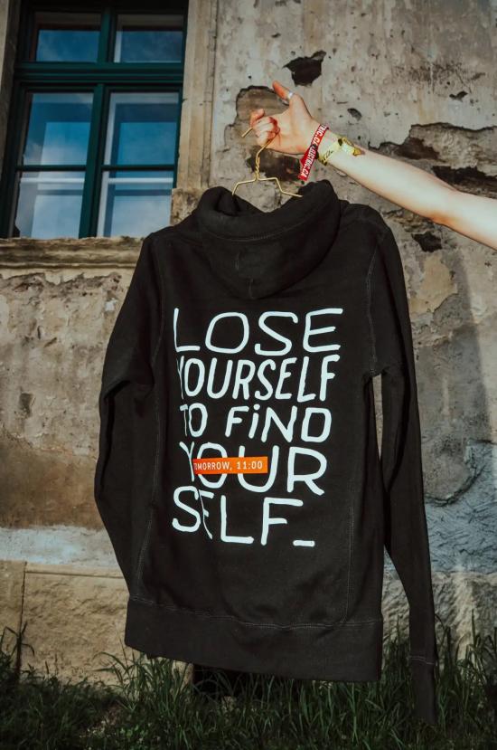 FRONT EC RED + BACK LOSE YOURSELF