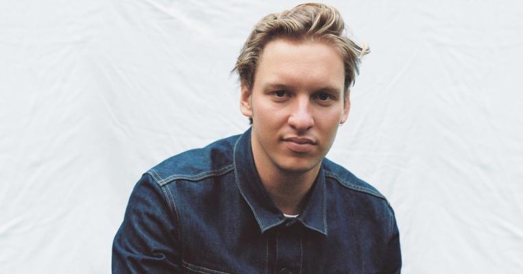 George Ezra: The most beloved nomad on Earth 